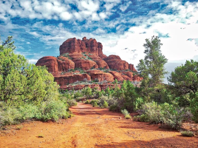 Pros and Cons of Living in Sedona, AZ 2024 - Home & Money