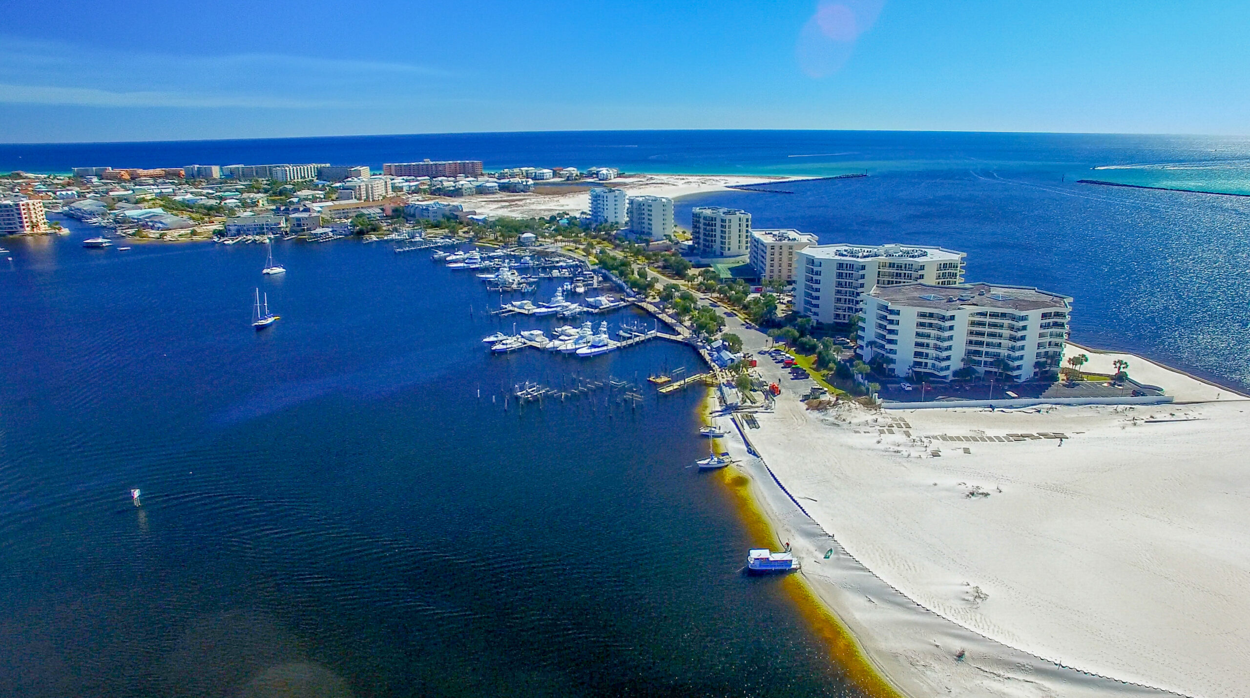 Pros and Cons of Living in Destin, Florida