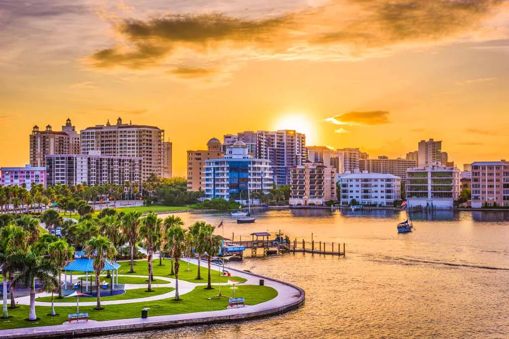 Top 10 Pros and Cons of Living in Sarasota, FL